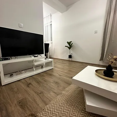Jelena Ii Apartmán *